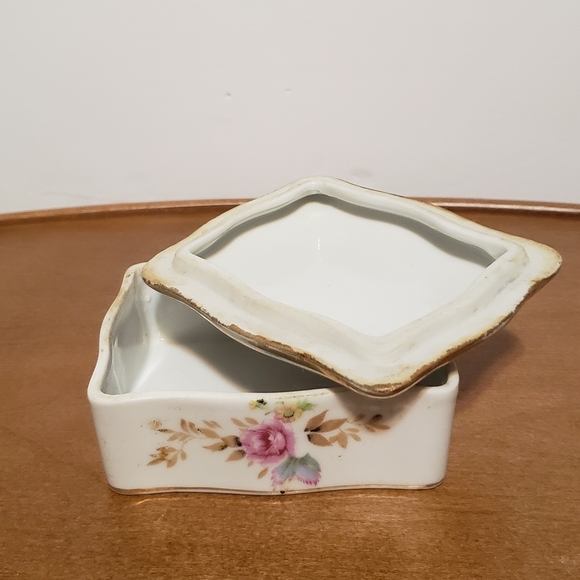 Vintage Porcelain Trinket Box Japanese Hand Painted Roses - Picture 4 of 6